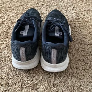 Brooks Launch 8 Size 8.5